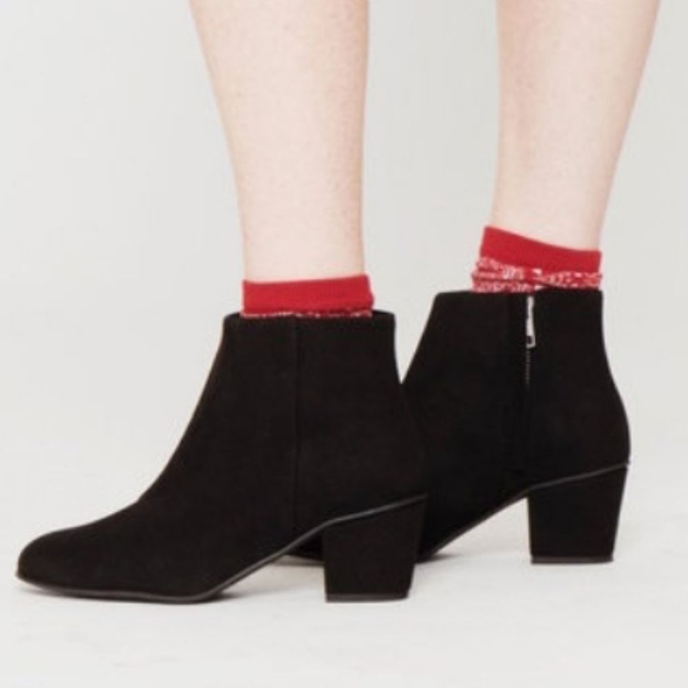 A.NEW.DAY POINTED TOE LOW BLOCK-HEEL ANKLE BOOTS